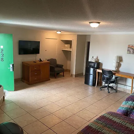 Budgetel Inn And Suites - Louisville-2